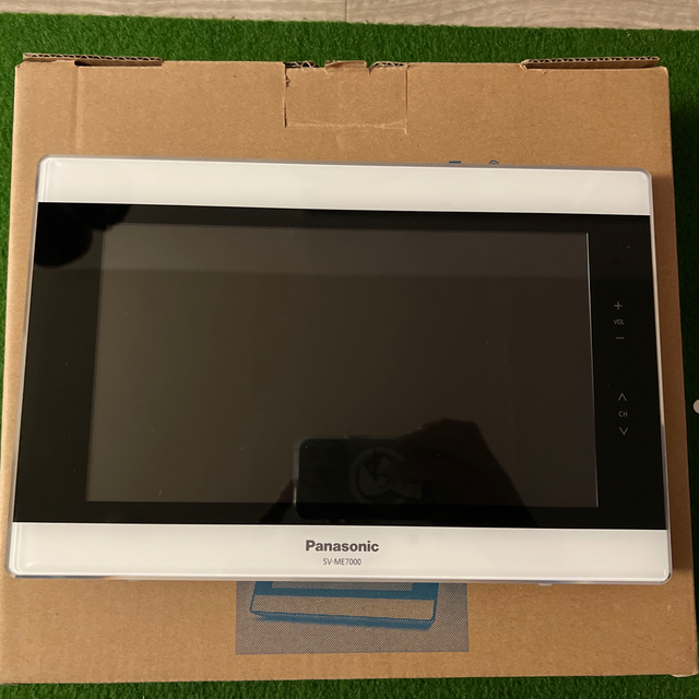 Panasonic(パナソニック)のPanasonic ポータブル地上デジタルテレビ　SV-ME7000-W スマホ/家電/カメラのテレビ/映像機器(テレビ)の商品写真