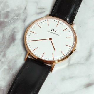 ダニエルウェリントン(Daniel Wellington)のDANIELWELLINGTON ダニエルウェリントン ゴールド×ホワイト(腕時計(アナログ))