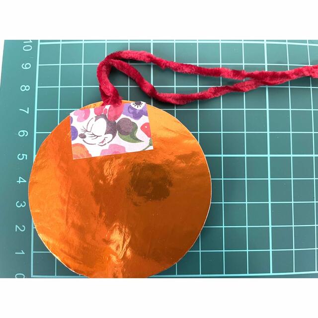折り紙で作った立体サンタの首飾り 10個の通販 by Mii✩Kei|ラクマ ハンドメイド 折り紙 サンタクロース 10個セット ③