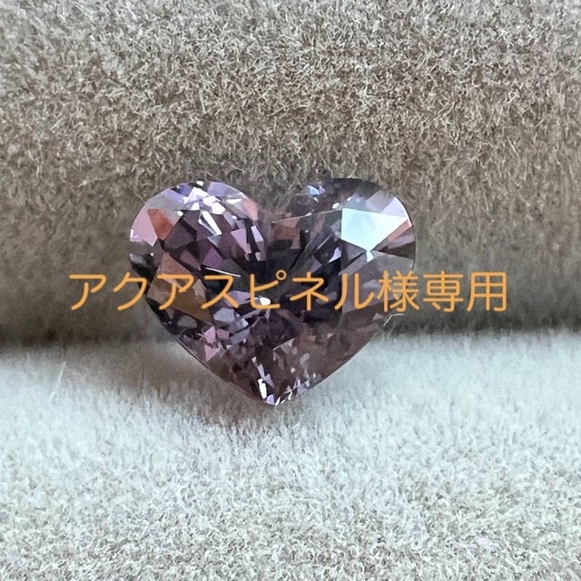 素材/材料スピネル パープル 0.88ct 6.5×5.3mm ルース