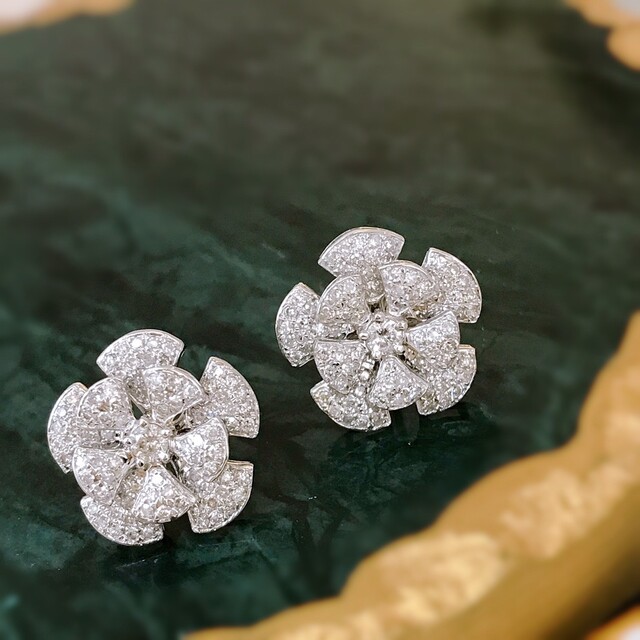 天然ダイヤモンドピアス1ct　k18