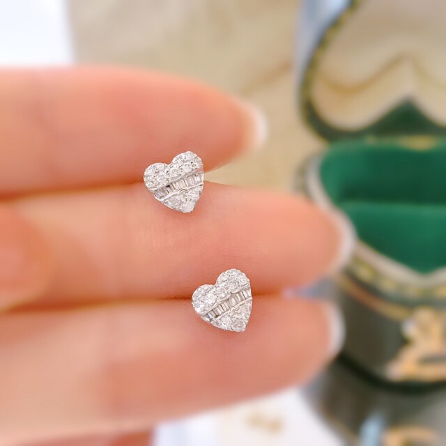 天然ダイヤモンドピアス0.28ct　k18