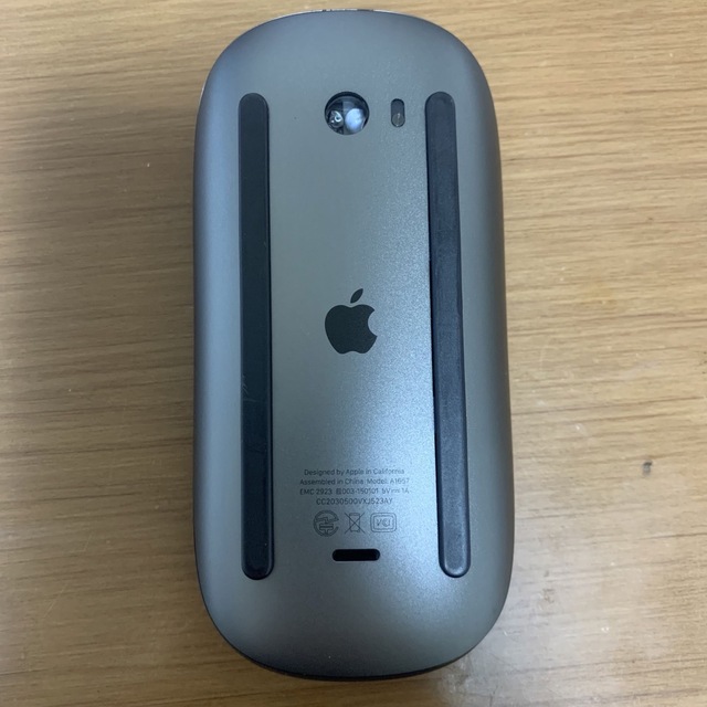Apple(アップル)のアップル(Apple) MRME2J／A Magic Mouse 2 スマホ/家電/カメラのPC/タブレット(PC周辺機器)の商品写真