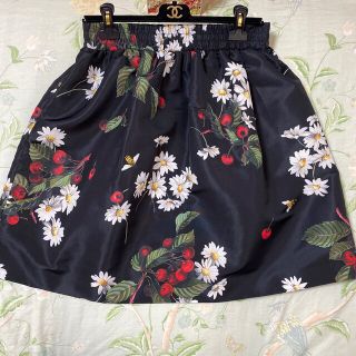 新品タグ付き♡ レッドヴァレンティノ ふんわり スカート 花の装飾が