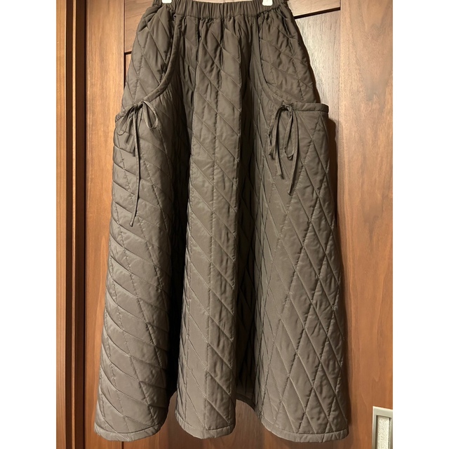 MACHATT マチャット キルティングスカート　ブラウン レディースのスカート(ロングスカート)の商品写真
