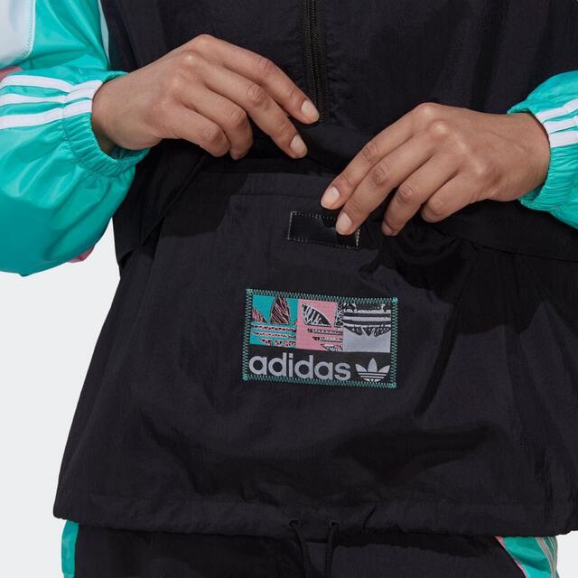 adidas(アディダス)の新品　アディダス　オリジナル　ハーフジップウインドブレーカー　新品 レディースのジャケット/アウター(ナイロンジャケット)の商品写真