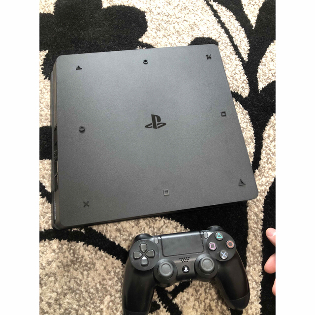 PlayStation4(プレイステーション4)のSONY PlayStation4 PS4 CUH-2100A エンタメ/ホビーのゲームソフト/ゲーム機本体(家庭用ゲーム機本体)の商品写真