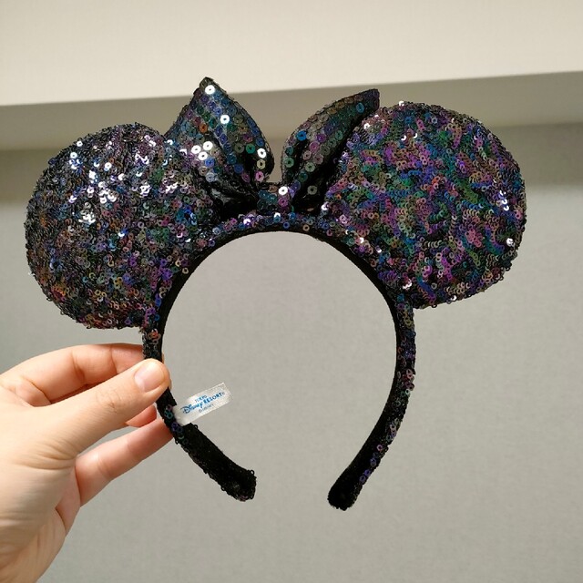 Disney(ディズニー)のミニー♡カチューシャ　スパンコール黒 レディースのヘアアクセサリー(カチューシャ)の商品写真