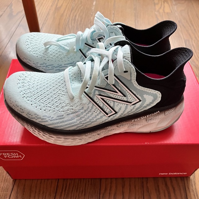 New Balance(ニューバランス)のニューバランス ランニングシューズ22.5cm  スポーツ/アウトドアのランニング(シューズ)の商品写真