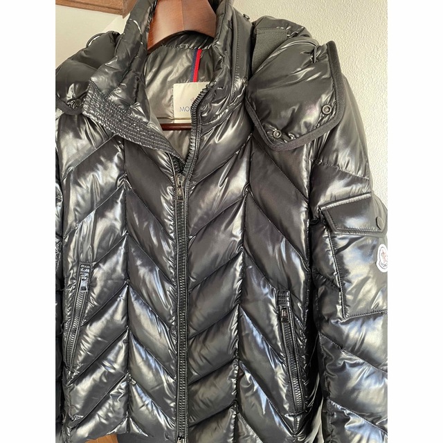 MONCLER モンクレール  「BERRIAT」