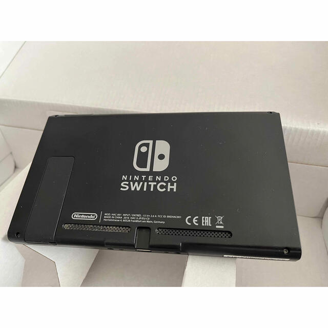 Nintendo Switch(ニンテンドースイッチ)のNintendo Switch 本体　中古　美品 エンタメ/ホビーのゲームソフト/ゲーム機本体(家庭用ゲーム機本体)の商品写真