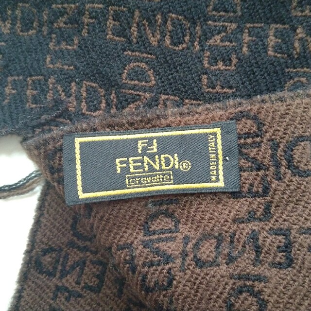 最終値下げ!!　FENDI　マフラー