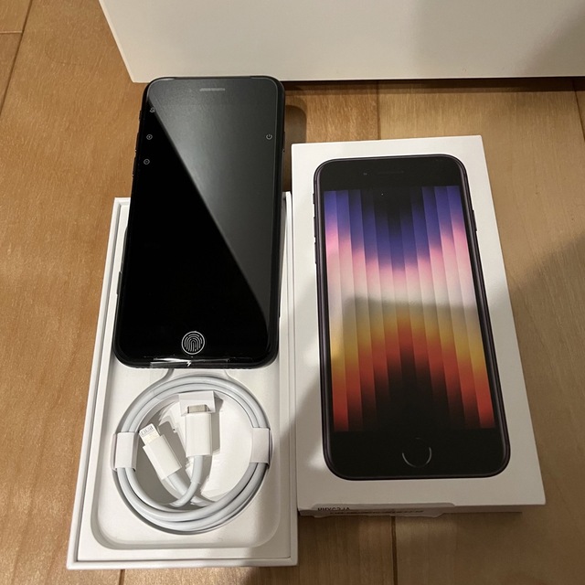 ロック 【Apple iPhone SE 64GB】ミッドナイト au 新品 ありません