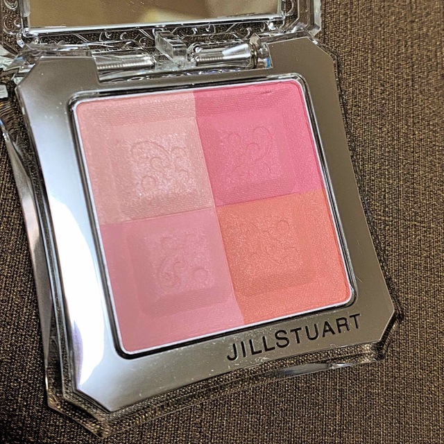 JILLSTUART(ジルスチュアート)のJILL STUART☆ミックスブラッシュ コンパクト チーク コスメ/美容のベースメイク/化粧品(チーク)の商品写真