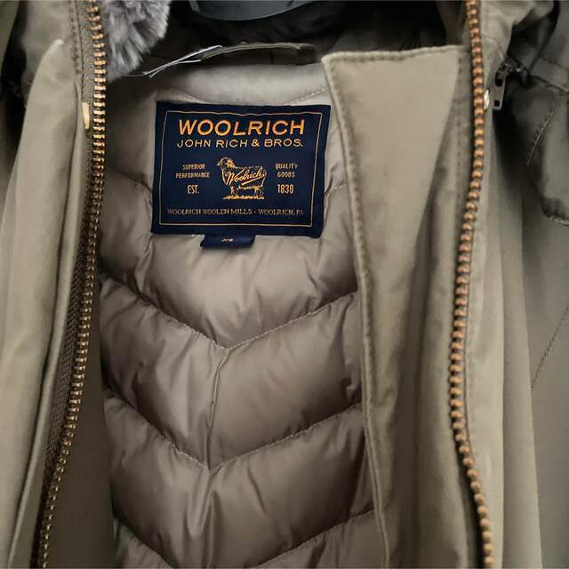 WOOLRICH(ウールリッチ)のWOOLRICHウールリッチ　ボーブリッジラビットファー レディースのジャケット/アウター(ダウンコート)の商品写真