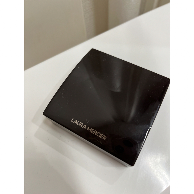 laura mercier(ローラメルシエ)のローラメルシエ　トランスルーセント　プレストパウダー コスメ/美容のベースメイク/化粧品(フェイスパウダー)の商品写真