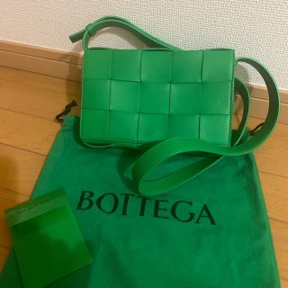 ãããã¬(Bottega Veneta) ã·ã§ã«ããŒããã°(ã¬ãã£ãŒã¹)ïŒã°ãªãŒã³ ...