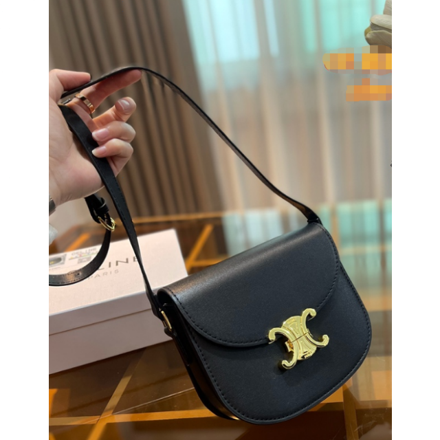 新品同様美品 CELINE セリーヌ ショルダー-