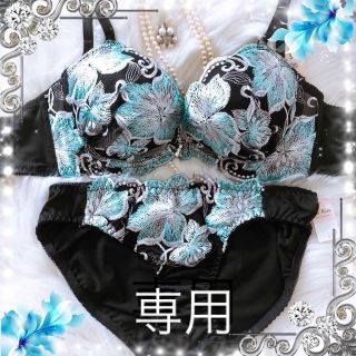 新品♥️専用♥️脇高育乳❤️ハイビスカスブラショーツ(ルームウェア)