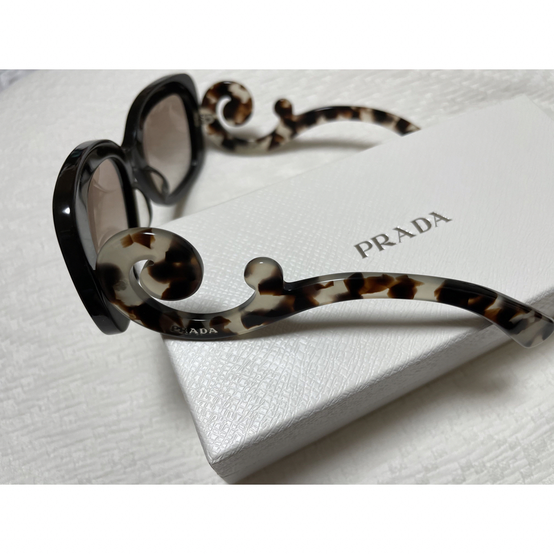 PRADA(プラダ)のPRADA☆新品サングラス  レディースのファッション小物(サングラス/メガネ)の商品写真