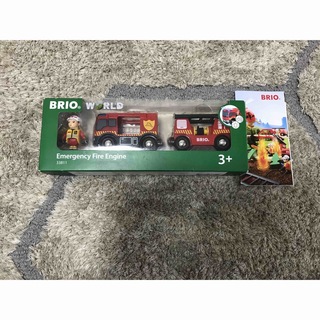【専用】BRIO WORLD ライト&サウンド付ファイヤートラック 33811(電車のおもちゃ/車)
