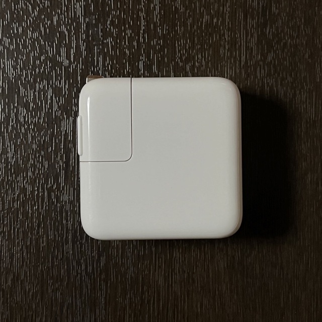 Apple(アップル)のApple純正　USB-C Power Adapter 29W スマホ/家電/カメラのスマートフォン/携帯電話(バッテリー/充電器)の商品写真