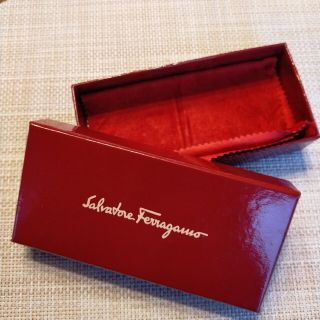 サルヴァトーレフェラガモ(Salvatore Ferragamo)のフェラガモ　空き箱　箱　クロス　皮　Ferragamo　ボックス　BOX(その他)