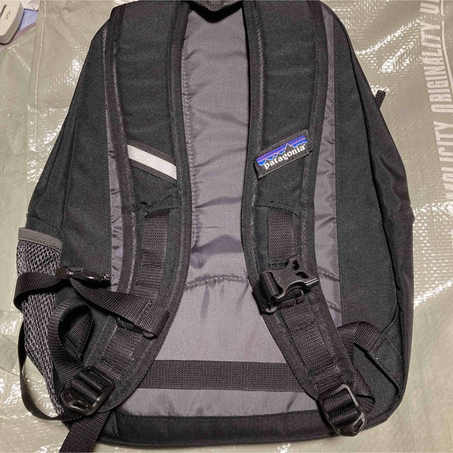 patagonia(パタゴニア)のパタゴニア　キッズ　リュック　15L ブラック キッズ/ベビー/マタニティのこども用バッグ(リュックサック)の商品写真