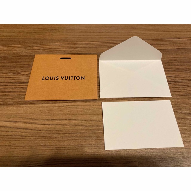 LOUIS VUITTON - ルイヴィトン空箱⭐︎紙袋⭐︎保存袋⭐︎リボン LOUIS VUITTON - ルイヴィトン空箱⭐︎紙袋⭐︎保存袋⭐︎リボン
