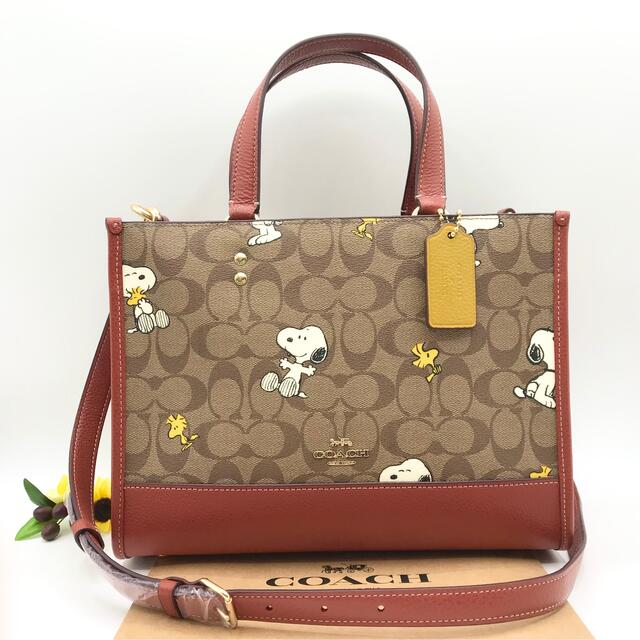 2023最新のスタイルバッグCOACH バッグ ☆大人気☆ デンプシー キャリーオール スヌーピー 新品