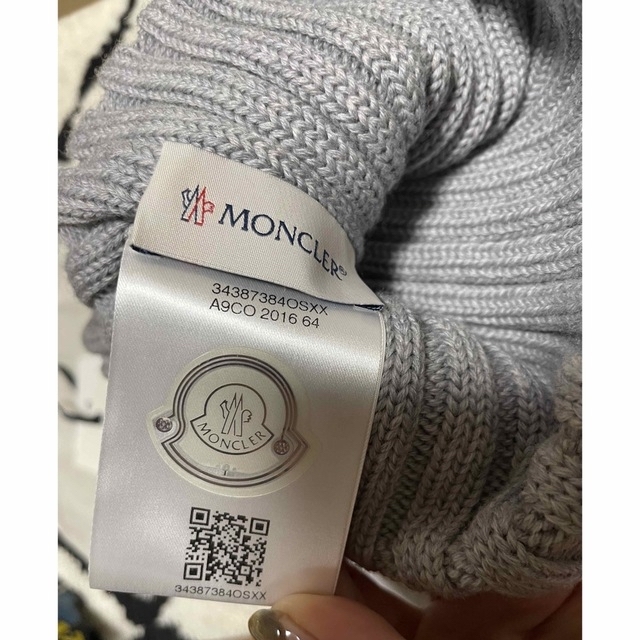 MONCLER(モンクレール)のモンクレール　ニット帽 レディースの帽子(ニット帽/ビーニー)の商品写真