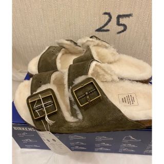 ビルケンシュトック(BIRKENSTOCK)のビルケンシュトック  アリゾナ ARIZONA ファー　サンダル グリーン　39(サンダル)