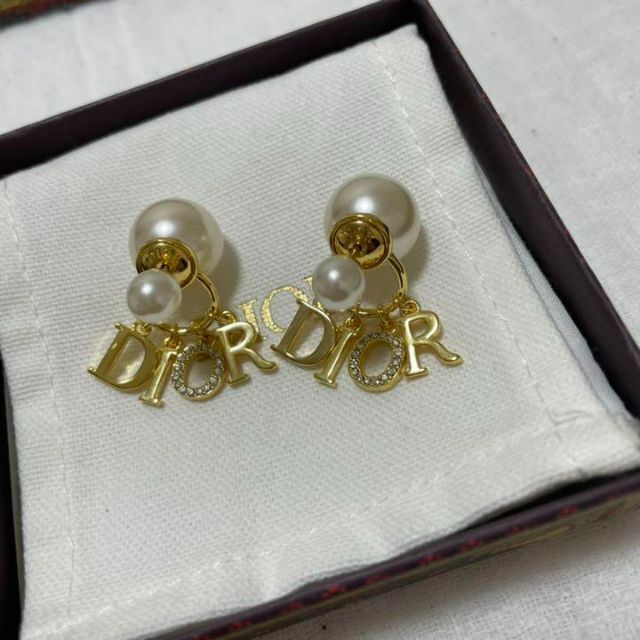 2021人気No.1の DIOR TRIBALESピアス jadior パールピアス