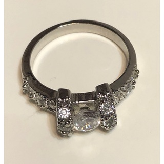 指輪　ジルコニアダイヤ　13号　華やかなデザイン(リング(指輪))