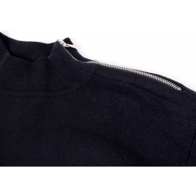 agnes b.(アニエスベー)の【フランス製】アニエス・ベー 黒 ロゴ刺繍 ハイネック セーター １ レディースのトップス(ニット/セーター)の商品写真