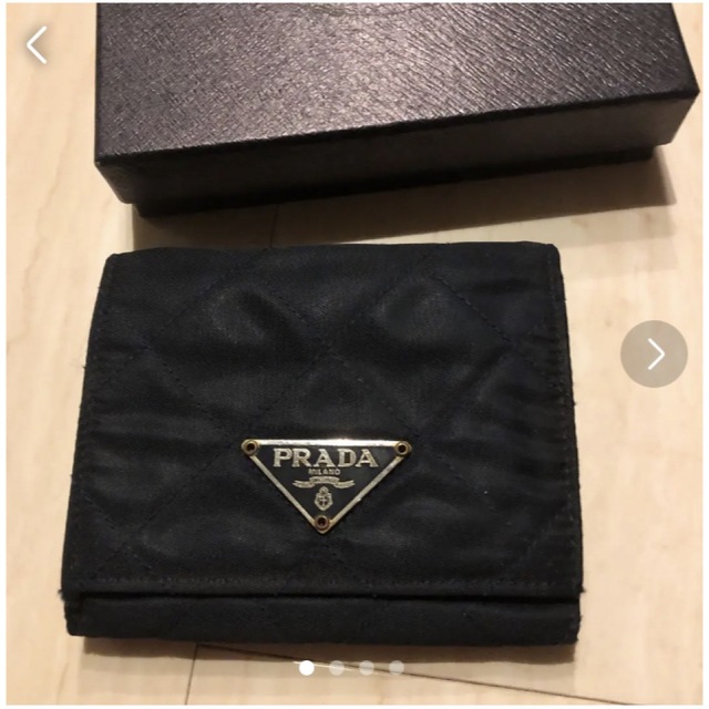 レディースPRADA プラダ　キルティング　折り財布