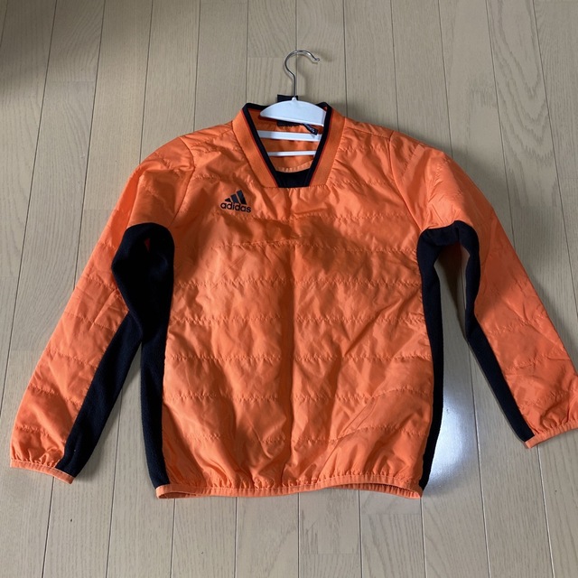 adidas(アディダス)のadidas  kids  130    ナイロン　アウター キッズ/ベビー/マタニティのキッズ服女の子用(90cm~)(ジャケット/上着)の商品写真