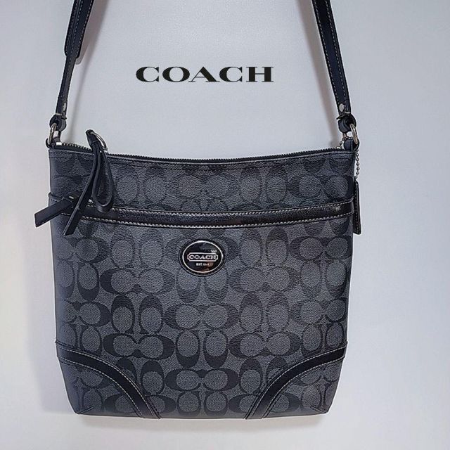 美品　COACH 黒　ショルダーバッグ　シグネチャー