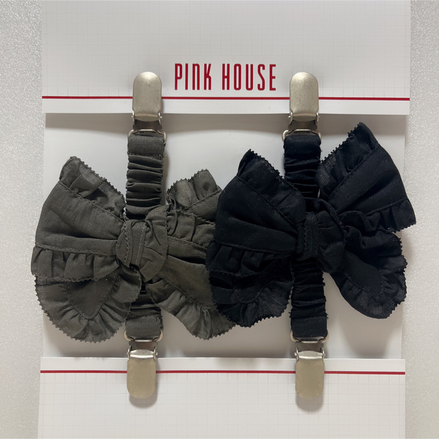 PINK HOUSE(ピンクハウス)のピンクハウス　ピコフリルリボン　たくし上げクリップ　黒系 レディースのファッション小物(その他)の商品写真