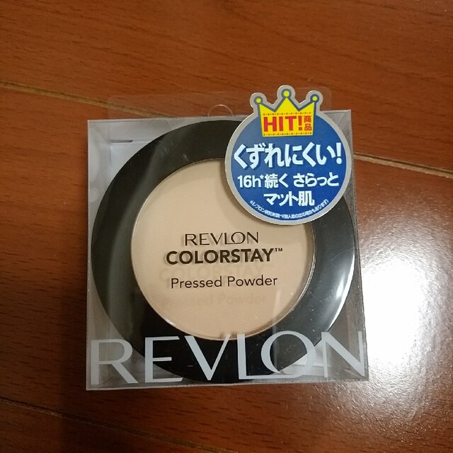 REVLON(レブロン)のレブロン カラーステイ プレストパウダーN 820 ライト(1コ入) コスメ/美容のベースメイク/化粧品(フェイスパウダー)の商品写真