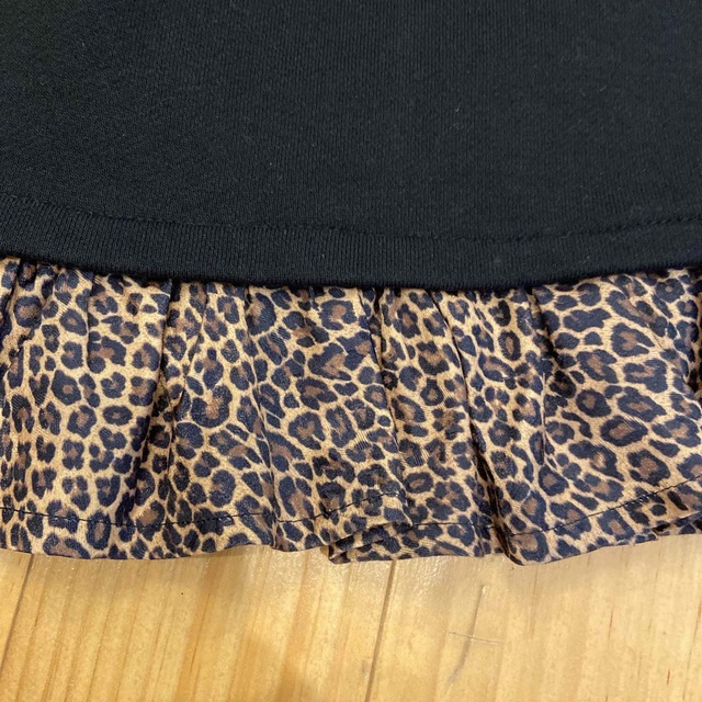 agnes b.(アニエスベー)のアニエス・ベー 黒×豹柄フリル ギャザー（フレア）スウェット スカート  ２ レディースのスカート(ひざ丈スカート)の商品写真