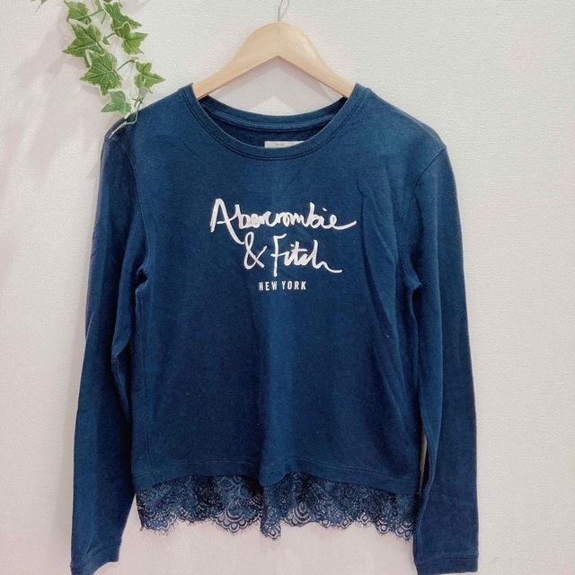 Abercrombie&Fitch(アバクロンビーアンドフィッチ)のAbercrombie&FItch アバクロ　カットソー　S ネイビー レディースのトップス(カットソー(長袖/七分))の商品写真