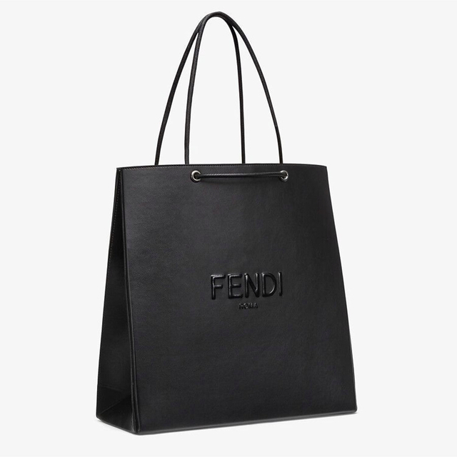 2022最新のスタイル FENDI - ブラック ミディアム ショッピングバッグ パック FENDI トートバッグ