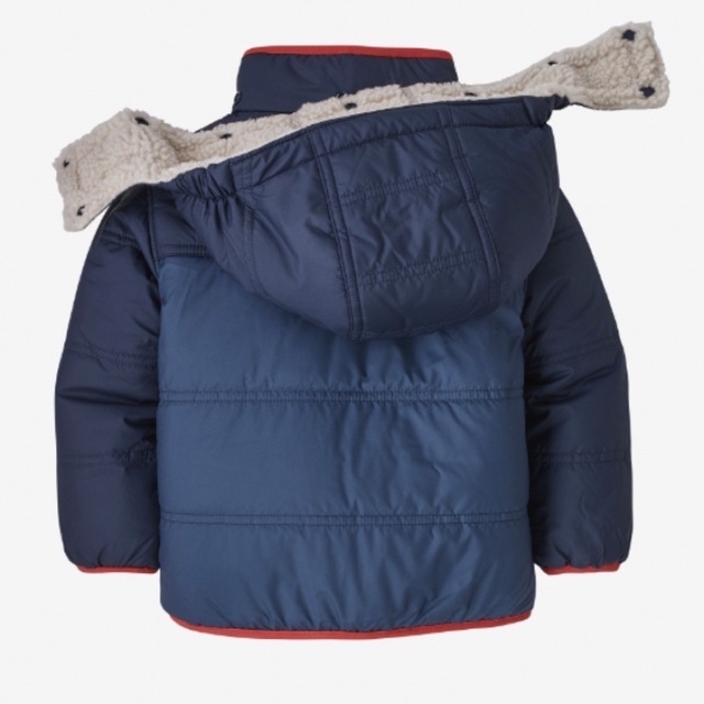 patagonia(パタゴニア)のマッサン様専用　パタゴニア  サイズ5T キッズ　リバーシブル キッズ/ベビー/マタニティのキッズ服男の子用(90cm~)(ジャケット/上着)の商品写真