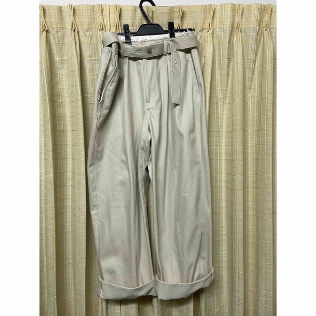 YOKE(ヨーク)のYOKE CUT-OFF WIDE LEGGED DENIM TROUSERS メンズのパンツ(デニム/ジーンズ)の商品写真