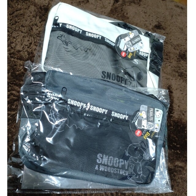 SNOOPY(スヌーピー)のさなち様専用　スヌーピー　メッシュポケット付きショルダーバッグ＆ランチボックス レディースのバッグ(ショルダーバッグ)の商品写真
