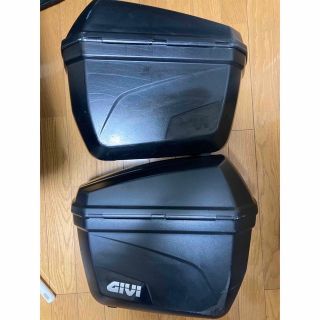 E22 GIVI バイク用ケース(装備/装具)