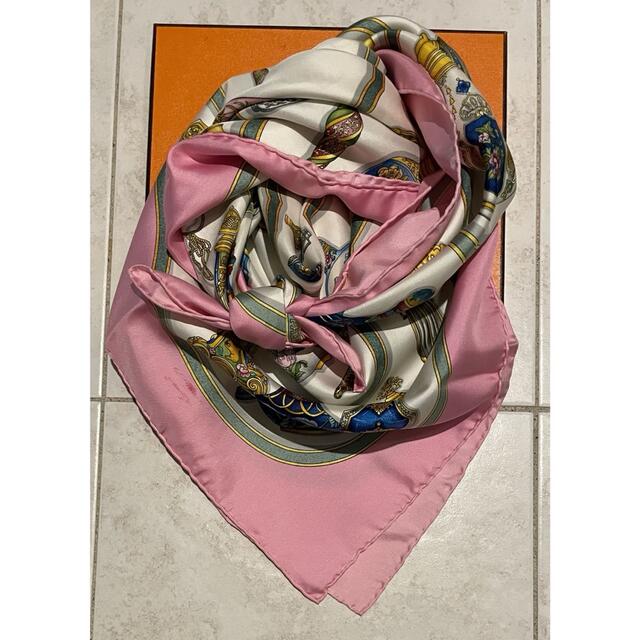 美品 人気の香水ガラス ピンク エルメス スカーフ カレ90 格安即決