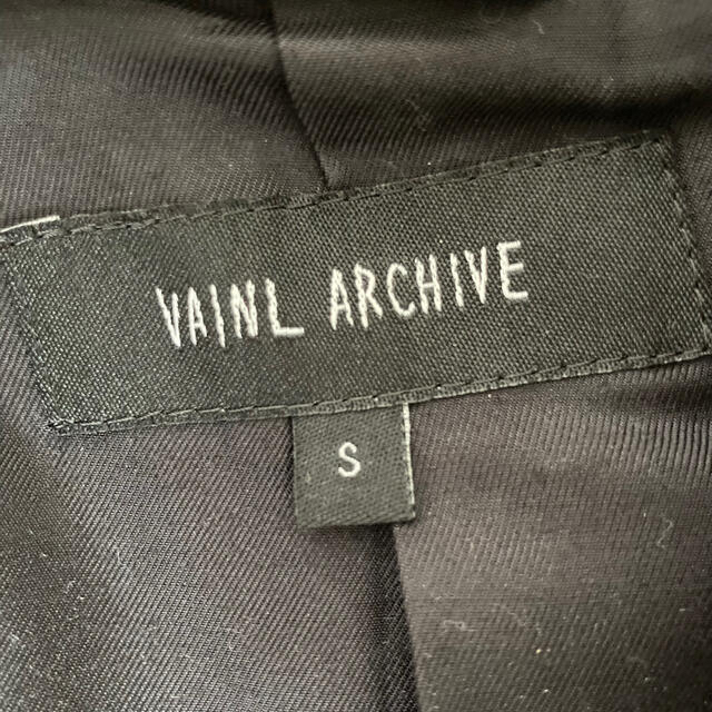 VAINL ARCHIVE(ヴァイナルアーカイブ)のvainl archive チェスターコート 【美品】 メンズのジャケット/アウター(チェスターコート)の商品写真