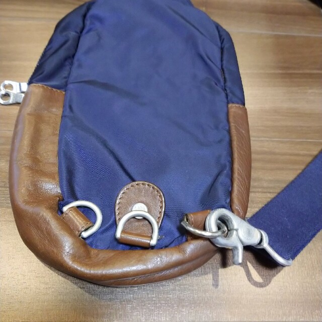 Orobianco(オロビアンコ)のオロビアンコ ボディーバック 紺色 メンズのバッグ(ボディーバッグ)の商品写真